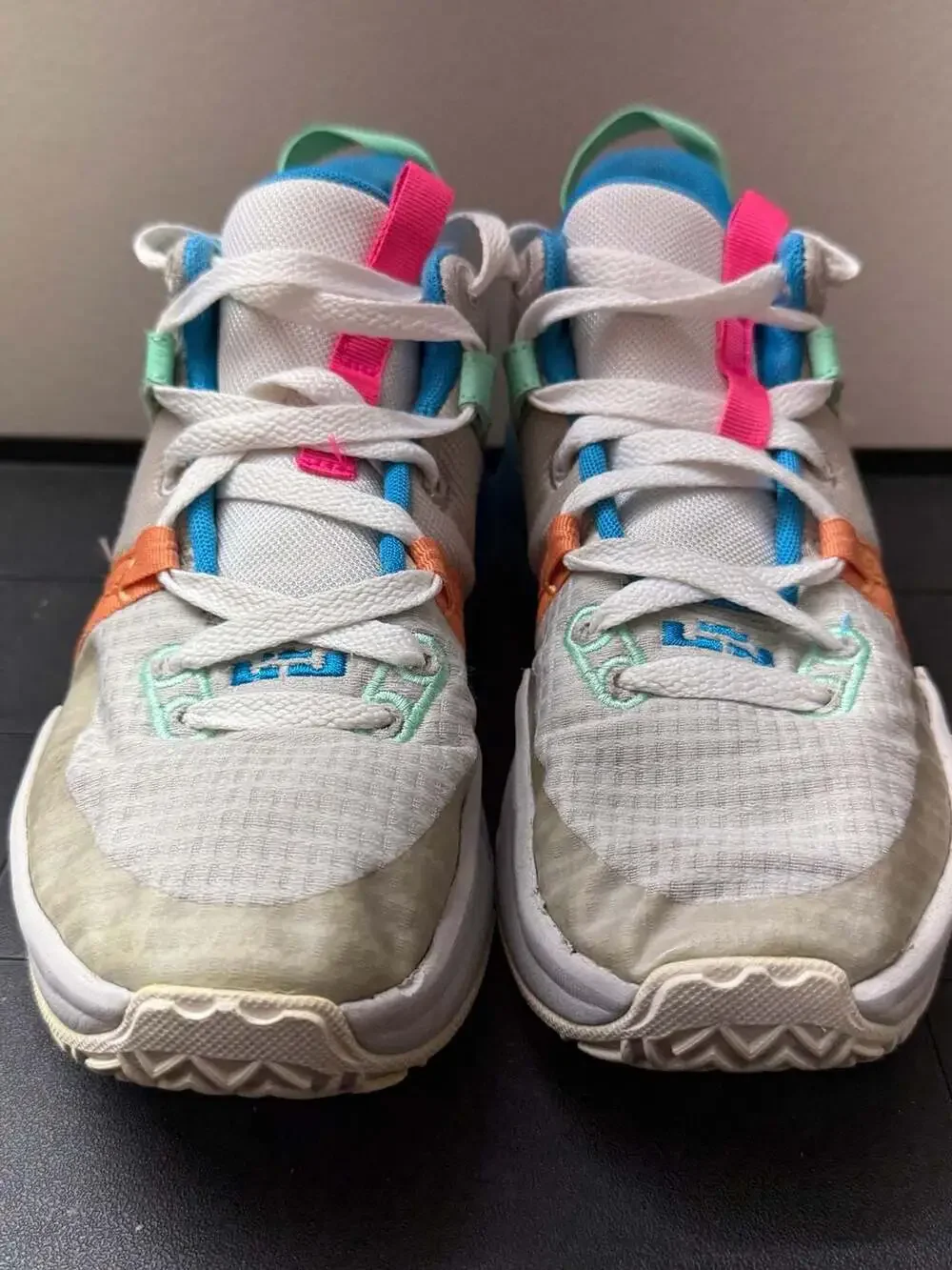 Nike LeBron Witness 7 GS Basketball Shoes 'Grey Fog Multi-Color' (DQ8650-003)